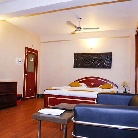 Fabhotel Shivangan Kolkata Airport - Fully Vaccinated Staff Kültér fotó