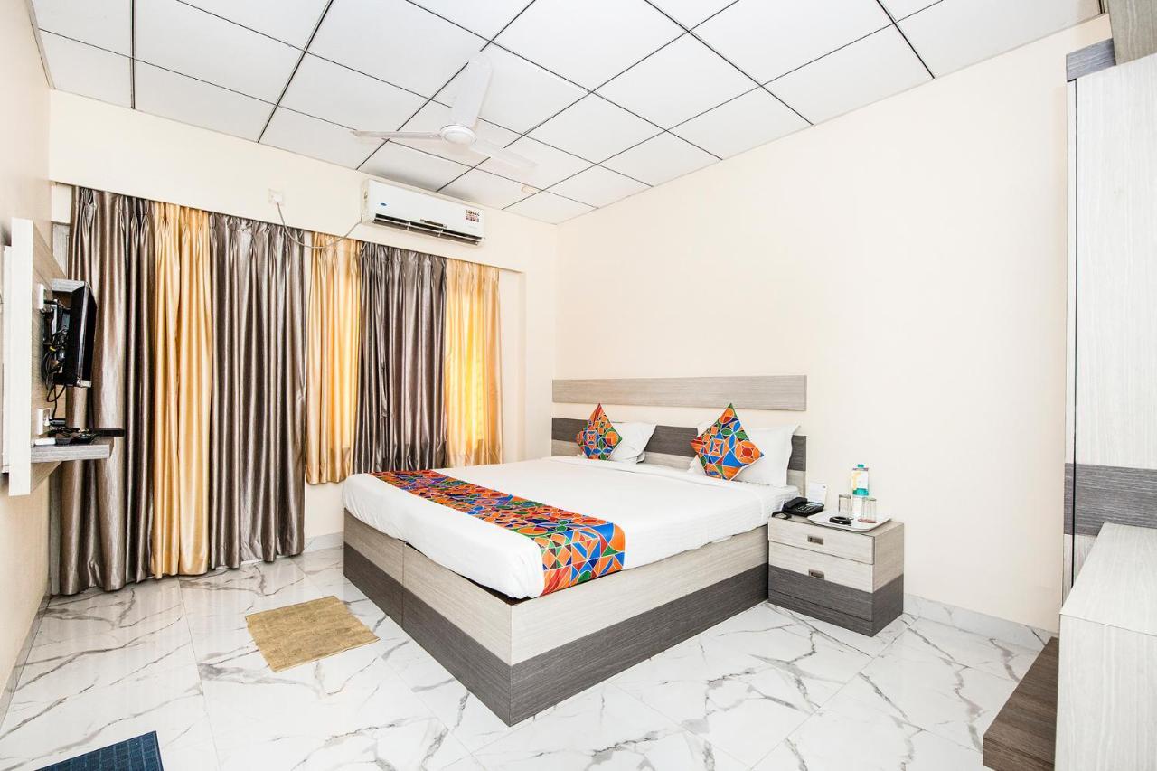 Fabhotel Shivangan Kolkata Airport - Fully Vaccinated Staff Kültér fotó